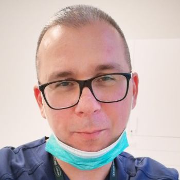 Maciej Typiński chirurg stomatologiczny