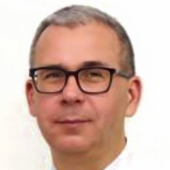 Maciej Typiński chirurg stomatologiczny